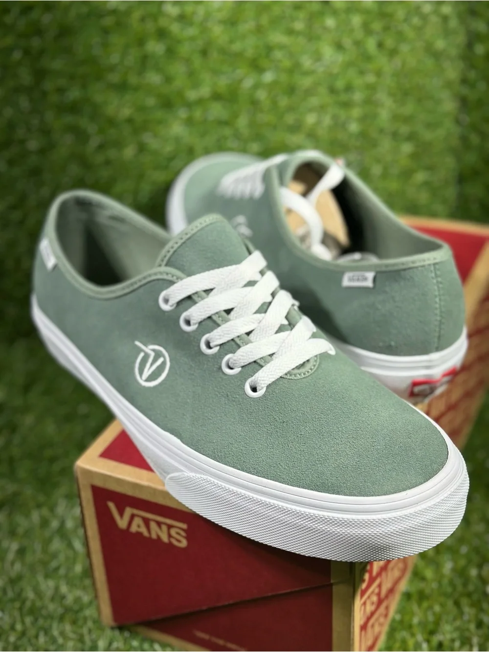 Vans Authentic One Pie Circle V, Green Bay/White, Men’s 11 , VN0A3XIMS4L